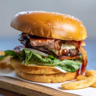 BOOM BOOM BACON CHEESE BURGER