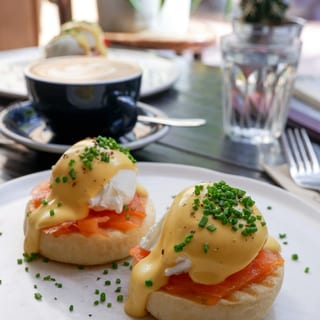 SMOKED SALMON BENEDICT