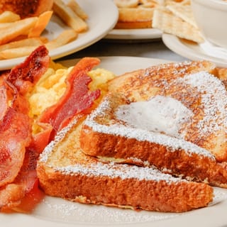 FRENCH TOAST & EGGS