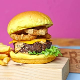 ONION STRINGS BURGER