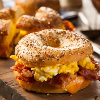 BAGEL EGGS SANDWHICH