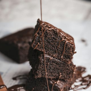 CHOCOLATE BROWNIE
